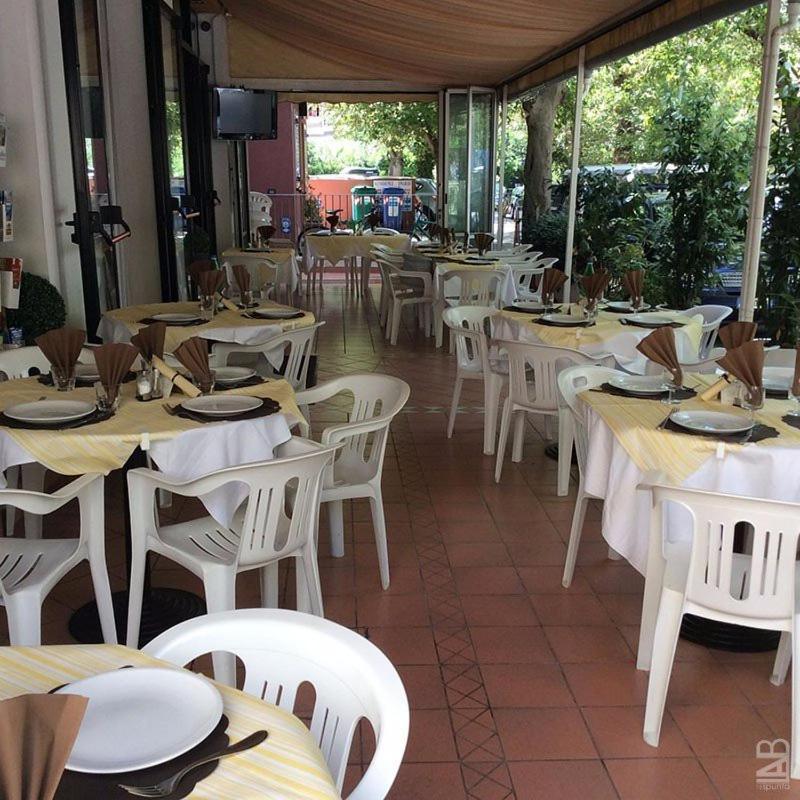 Hotel Granada Cattolica Kültér fotó