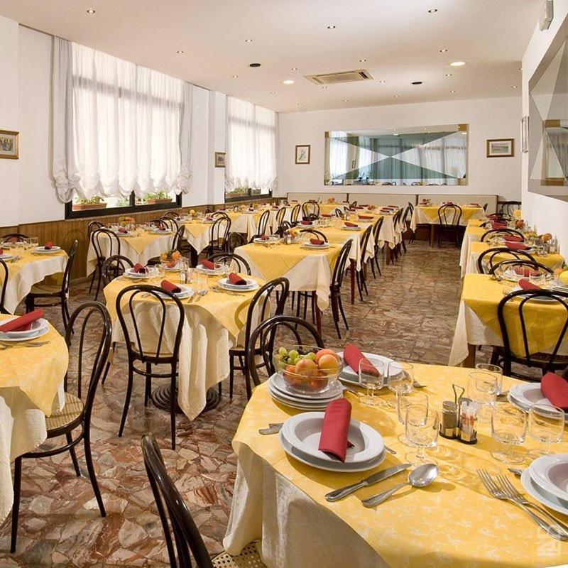 Hotel Granada Cattolica Kültér fotó