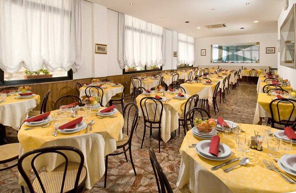 Hotel Granada Cattolica Kültér fotó